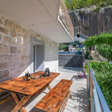 House Coso Holiday home
