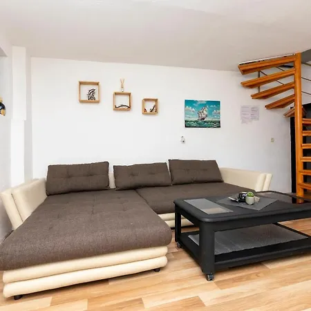 House Coso Nyaraló Podspilje (Split)